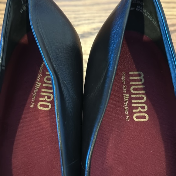 Munro size 11.5 N women’s black heels - Picture 3 of 7